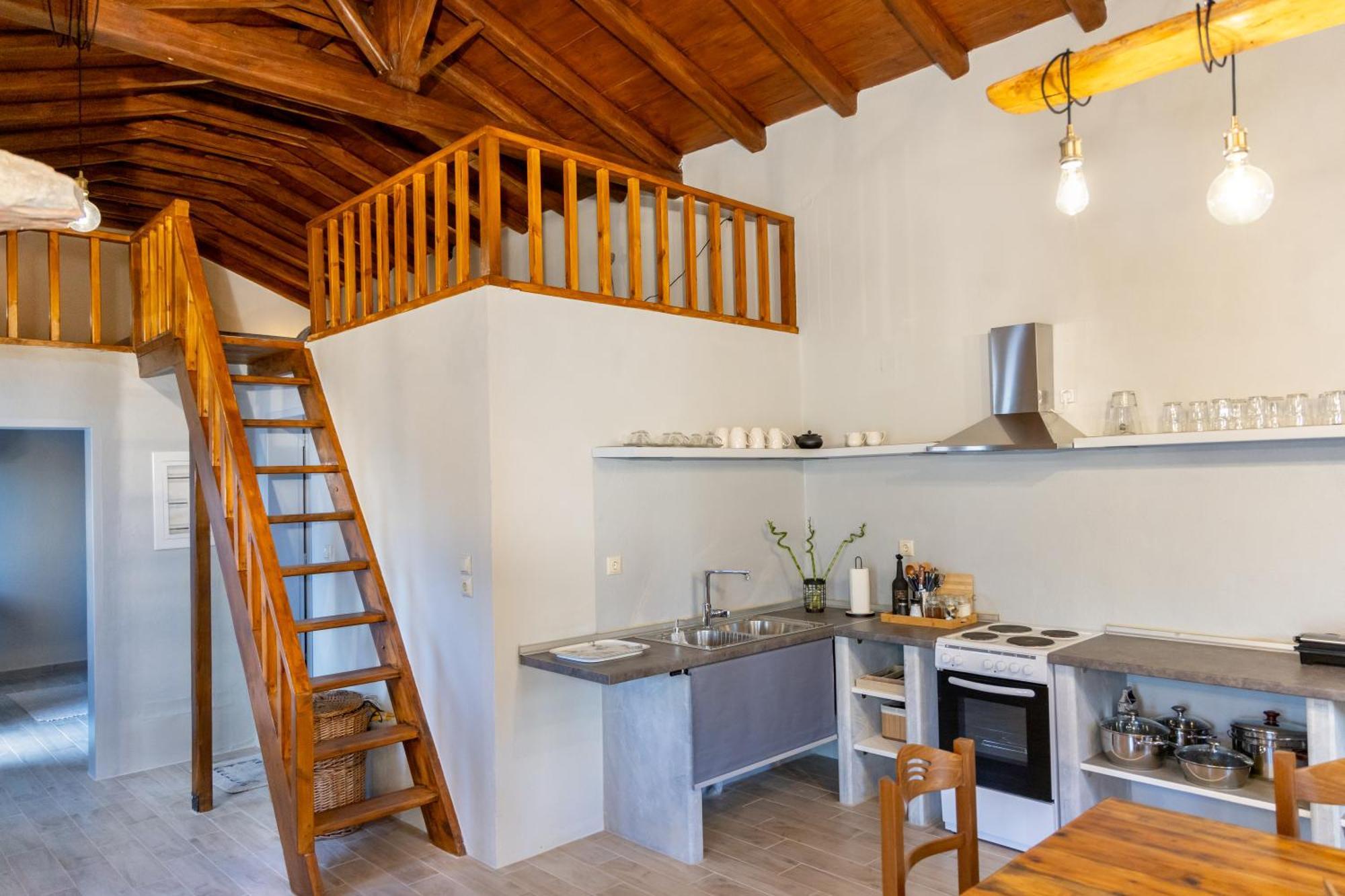 Stenorougi Charias Holiday home