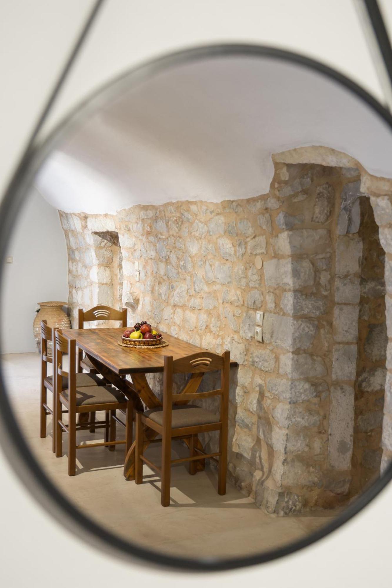 Stenorougi Charias Holiday home *
