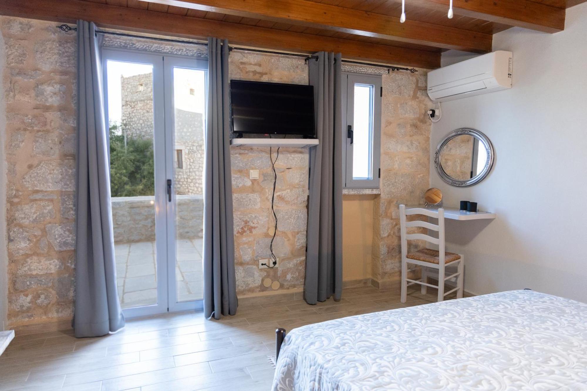 Holiday home Stenorougi Charias