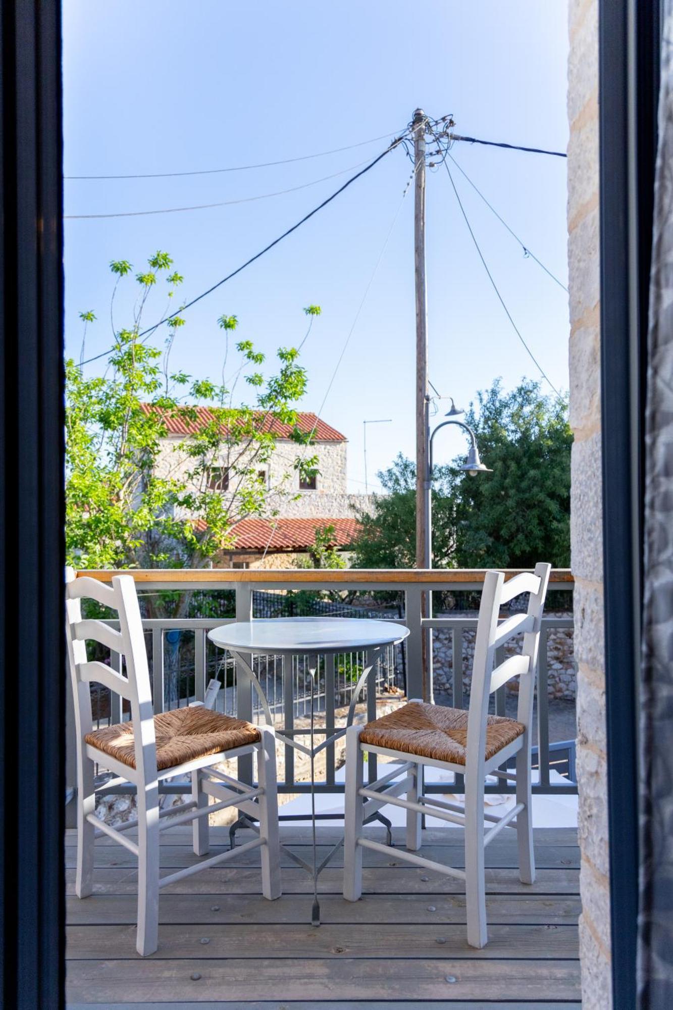 Stenorougi Charias Holiday home *