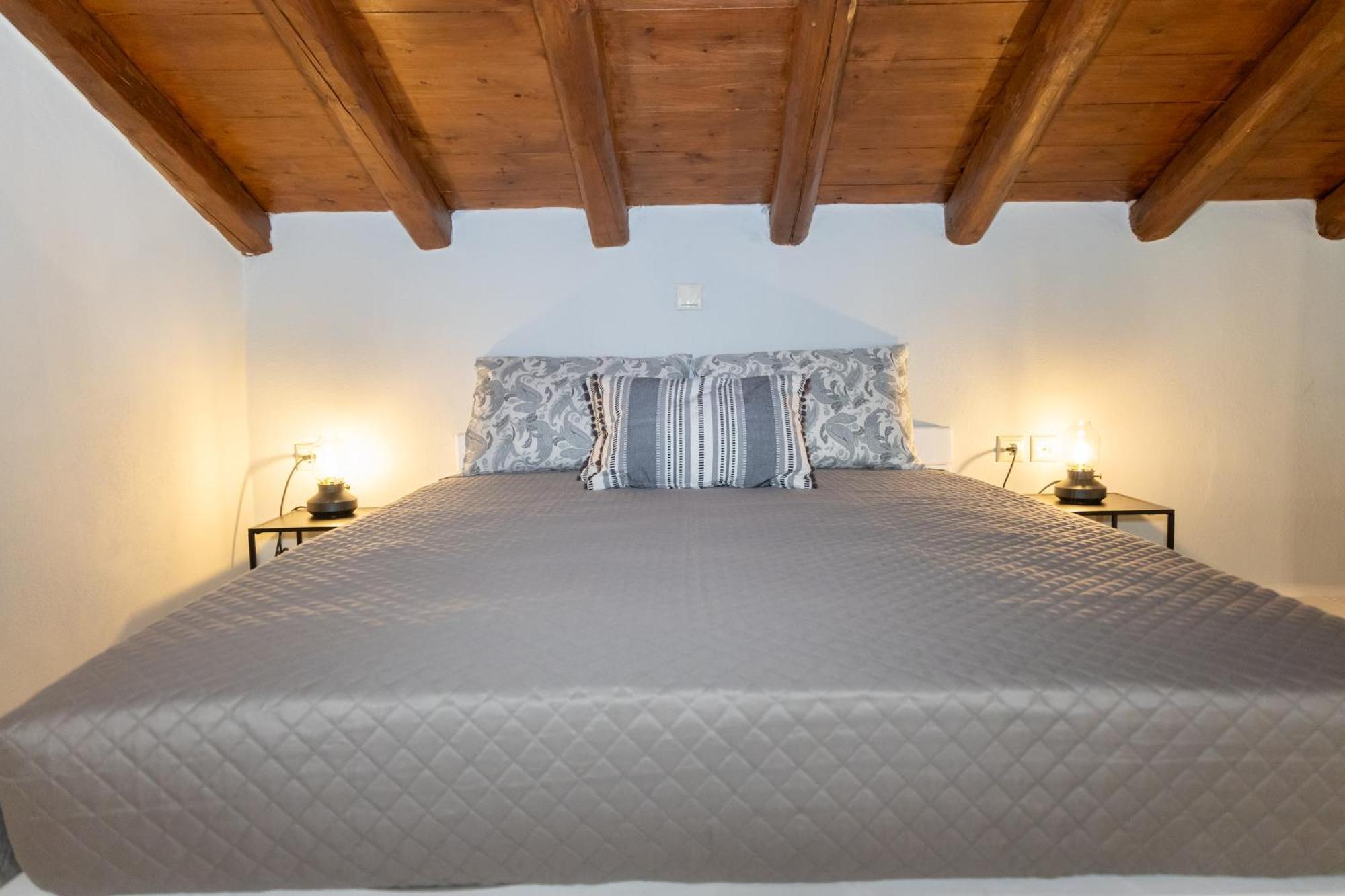 Stenorougi Charias Holiday home Kharia