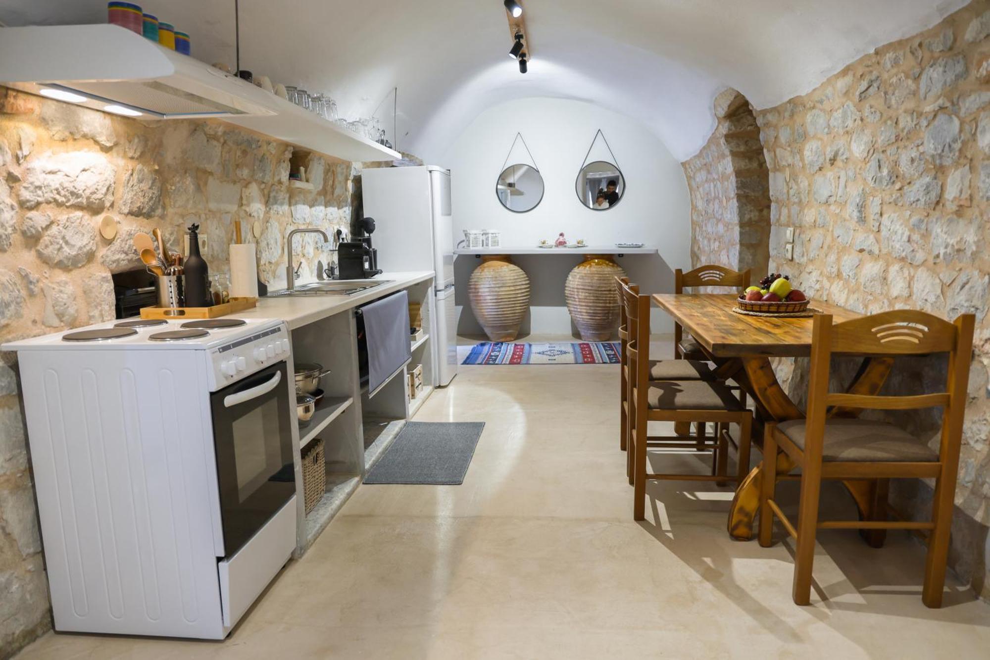 Stenorougi Charias Holiday home Kharia