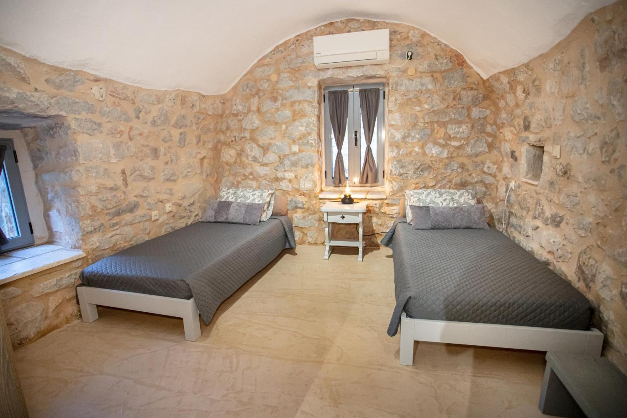 Holiday home Stenorougi Charias