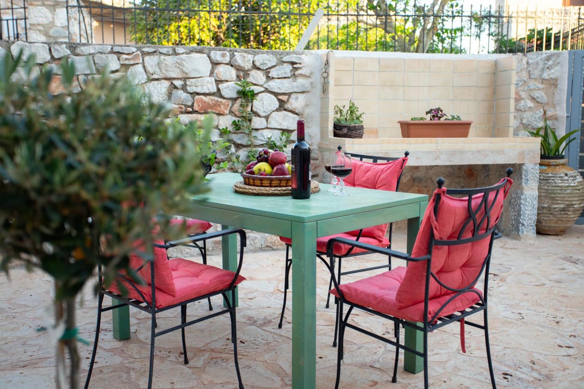Holiday home Stenorougi Charias